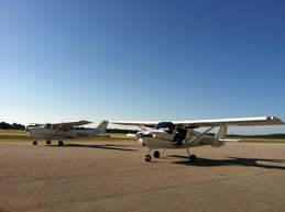 Cessna 162 Skycatcher compared to a Cessna Skyhawk SP