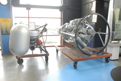 German A-4 rocket engine and a U. S. Army Redstone engine